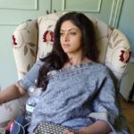 Nadhiya Instagram - Wonder what I am daydreaming about on set.... 🤣🤔😂 #throwbackthursday #tbt Málaga, Spain