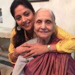 Nadhiya Instagram - Presenting Kusum Athawale, 97, my grandmother-in-law. Don’t mind her limited hearing🎧, limited vision🕶 and limited mobility👩‍🦽....Her zest for life is unbeatable 🥰🤪 #MondayMotivation