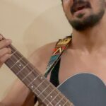 Nakul Instagram - Just felt like singing this even if it’s total amateur singing, Love this song 💯 #feltcutemightdeletelater . . What Poetry ❤️❤️❤️ Bharathiyar the great 🙏🏼 #guitarcover #nakkhulsinging #amatuersinging #fromtheheart