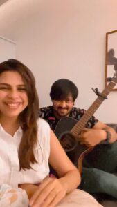 Nakul Instagram - FINAALLLYYYY we somehow managed to record one of our most favourite song amidst sleepless nights and exhausting days ! Akira refused to come sit in the video and even pushed our phone when we were recording ! You can hear here in the background playing and Amore was babbling while we were singing 😅😅

#khulbeetails #khulbaebees #myakira #myamore #amaturesingers #guitarcover