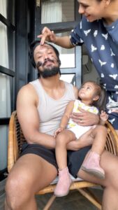 Nakul Instagram - After a long long day at shoot , Sunday skin care routine with @vilvah_ is a ritual for the 3 of us at home ! 

Skincare for men is so neglected & looked down upon! Needless of the gender, skincare is extremely important along with using good quality product and being consistent. I like to keep it simple with 

@vilvah_ ‘s Charcoal face mask  followed by their amazing smelling beard oil to keep my beard hair from becoming dry and frizzy.  I end it with the best of all, cool aloe gel ! It’s our family favourite and have lost count of how many we have used up. It’s that good not just for hair but also your face and body 🙌🏻

#nakkhulsrubee #skincareroutine #skincareformen #khulbee #khulbeetails #khulbaebee #myakira