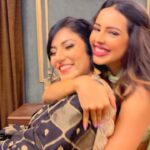 Neha Prajapati Instagram - Chaand taaron se kaho..💃🏻💃🏻 . . #reels #reelsinstagram #reelitfeelit #trendingreels #dancereels #partnerincrime #trending #viral #instagramreels #bhagyalakshmi #nehaprajapati #aditishetty