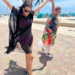 Nia Sharma Instagram - Mum, Me and Miami beaches 💕 #solotripping Hollywood Beach