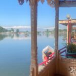 Parull Chaudhry Instagram - Let’s take you inside on one of the most beautiful houseboat Pakhtoon Palace managed by @clubmahindra Gorgeous interiors, we felt we were actually entering a palace, with heated mattresses and a five star washroom, great staff, yummy home cooked food, friendly manager. My first stay on a houseboat and a very special experience. Hospitality par excellence. Thank you @mukulabhyankar for this lovely experience. #kashmir #houseboat #dallake #parullchaudhry #actor #influencer #contentcreator #parullians #explore #bhagyalakshmi #jofithaiwohhithai #traveller #vlogger #chaudhryonthego #fashion #fitness #beauty #lifestyle #fashionblogger #beautyblogger #yogini #fitnessmotivation #travel #saasbahuaurbetiyaan #parullkipaltan
