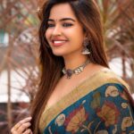Pujita Ponnada Instagram - This beautiful saree deserves another post, so here it is 💙 Shot & edited @portsbyady Saree @vastra_kamakshi #pujitaponnada