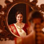 Pujita Ponnada Instagram - Mirror mirror on the wall Let there be love n happiness after all ❤️ 📸 @krishna_photography_2411 Saree @pethakamsetti #pujitaponnada #love #happiness #actor #goodmorning #adshoot