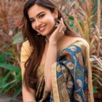 Pujita Ponnada Instagram - This beautiful saree deserves another post, so here it is 💙 Shot & edited @portsbyady Saree @vastra_kamakshi #pujitaponnada