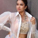 Pujita Ponnada Instagram - Do you like orange candy? 🍭🍊 Shoutout to my amazing team: Clicked by @vclicksphactoryofficial Outfit @thevoguenaari Styling @salonij676 Makeup @aayushisinhamakeup Hairstylist @gadwalmounika #pujitaponnada #love #actor
