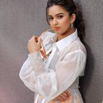 Pujita Ponnada Instagram - Do you like orange candy? 🍭🍊 Shoutout to my amazing team: Clicked by @vclicksphactoryofficial Outfit @thevoguenaari Styling @salonij676 Makeup @aayushisinhamakeup Hairstylist @gadwalmounika #pujitaponnada #love #actor