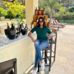 Pujita Ponnada Instagram - Happy Tuesday y’all 😎 #pujitaponnada #goodmorning Sula Vineyards