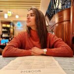 Pujita Ponnada Instagram - Different stages of waiting for food 🍱🌶️ #pujitaponnada #ukdiaries #exploringlondon Dishoom, Covent Garden