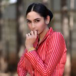 Ragini Dwivedi Instagram - FOR @itel_india LAUNCH 👑 Outfit @devnastitchingstudio Shot by @arjunsuhas Edited by @strokesnstrands Makeup n hair @rraginidwivedi Curated by @kumarjagganath #raginidwivedi #ragini #brandcollaboration #eventdiaries #phone #pad #bengaluru #instagood #instagram #instapic #pantsuit Bangalore, India