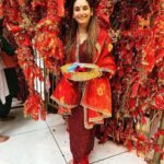 Ragini Dwivedi Instagram - JAI MAATA DII 💕 Maa ka ashirwad Sab se zaroori Sachiya Jyotha wali MAATA Teri Sada hi jaaaaaiiiiii #raginidwivedi #ragini #positivevibes #newbalance #newbeginnings #newpost #post #spiritualjourney #spiritualgrowth #hometown #pind #familytime #familylife #instagood #instagram #chintpurnimata🙏 #godfirst #smile #powerofpositivity #poweroflove #prayfortheworld Chintpurni Mata, Himachal Pradesh