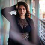 Ruhani Sharma Instagram - Hey there 🥀 . . . . 📸 @bharat_rawail MUA @makeuphairbyrahul Stylist @stylistshikhar