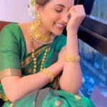 Rupali Bhosale Instagram - TRENDING TRENDING TRENDING ❤️ Makeup & Video @thevinodsarode Styled by @paragjaysingpure Brand @rankajewellersofficial Managed by @its_ashwini_shendge & @creativesparkcelebrity . . . . . . #LifeIsBeautiful #TrendingReels #FeelLife #FeelItReelIt #InstaGood #PositiveVibes #InstaVideo #Monday #MondayVibes #Ootd #Saree #SareeLove #RupaliBhosle #RockingRupali #RupaliWinningHearts #KeepLoving #Sanjana #StarPravah #AaiKutheKayKarte 🧿