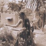 Rupali Bhosale Instagram - “ l am not this hair, l am not this skin, l am the soul that lives within ” ~ RuMi ~ Hair & video @ruksar__99 Makeup 🙋🏻‍♀️ . . . . . . #LifeIsBeautiful #Rumi #FeelLife #FeelItReelIt #InstaGood #PositiveVibes #InstaVideo #Saturday #SaturdayVibes #Ootd #Saree #SareeLove #RupaliBhosle #RockingRupali #RupaliWinningHearts #KeepLoving #Sanjana #StarPravah #AaiKutheKayKarte 🧿