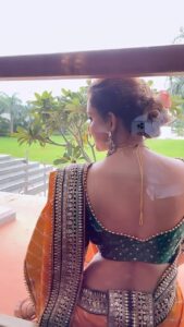 Rupali Bhosale Instagram - "My soul is from elsewhere, I'm sure of that, and I intend to end up there."

~ RuMi ~

Jewellery by
@jizajewellerystudio

MUA @vrushalimakeupstudio_academy 

Outfit by @gaurit077

Photography by @gauravk6677

Saree draping by @glow_more_by_snehal

Location @aisshwaryabanquethall 
.
.
.
.
.
.
#LifeIsBeautiful #PhotoShoot #Traditional #ThursdayVibes #ThursdayMood #Rupalibhosle #InstaPic #SareeLove #RockingRupali #RupaliWinningHearts #KeepLoving #AaiKutheKayKarte #Sanjana🧿