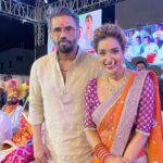 Rupali Bhosale Instagram - GREAT BHET @suniel.shetty amazing actor and most importantly a good human being. Makeup by @mhatresameer60 Hair by @ruksar__99 . . . . . . #LifeIsBeautiful #FanMomeny #FeelLife #InstaGood #PositiveVibes #InstaPic #Sunday #SundayVibes #Ootd #Saree #SareeLove #RupaliBhosle #RockingRupali #RupaliWinningHearts #KeepLoving #Sanjana #StarPravah #AaiKutheKayKarte 🧿