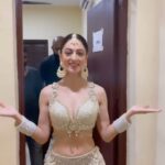 Sandeepa Dhar Instagram - Behind the scenes #dancing #clearingdrafts . #onset #song #shoot #making