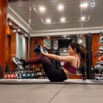 Sandeepa Dhar Instagram - My body clock is all messed up coz of night shoots. Not a fan of the gym but gotto slip in a quick workout everyday before the shoot to kick away the puffiness & bloating. #hustle #workout #noexcuses #core #absworkout #reelsinstagram