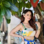 Sandeepa Dhar Instagram - Sunny side up 🌻🫶🏻 Swipe —-> 3rd pic is my candid best , guess who I saw . Funny ans only. Will pin the best ones.