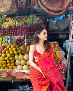Sandeepa Dhar Instagram - Bringing some colours into the new year ! ❤️ Happy Navreh, gudi Padwa , Ugadi 🫶🏻
.
@sausinbis @mukashu.mua @styledbyabhilasha @sundarii_handmade @aquamarine_jewellery @suta_bombay