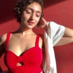 Sanjeeta Bhattacharya Instagram - Bade bade shehron mein aisi thodi thodi vanity hoti rehti hai. 🐒☀️ Bangalore, India