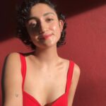 Sanjeeta Bhattacharya Instagram - Bade bade shehron mein aisi thodi thodi vanity hoti rehti hai. 🐒☀️ Bangalore, India