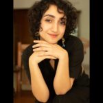 Sanjeeta Bhattacharya Instagram - 🌝 Photographed by : @not.anshuman Wearing: @thebluehr_