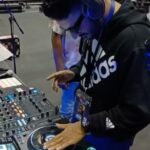 Sathish Krishnan Instagram - THE DJ ME . With the blessing of @djgowthamofficial doing some scratch for #vaathiraid raid . #OUAT SINGAPORE . Will continue this start gurunatha . Thanks @le_sajbro for this capture .DANCE #MASTER @vinhariharan Dj surprise :)