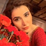 Sheena Bajaj Instagram - Happy birthday me 🎉 🎂 ❤️Ty to all the people who wished me,called me remember me n took our time to edit and make my bday special and all the costars of Vanshaj for being there for me ,hope ROOHI spreads a smile to ur faces…so greatful to the producers @sktorigins @rahultewary @swastikproductions 🎈 @rakeshstar for being so genuine abt things always …. @omdoliya for always being so warm on set ,Ty to @swastikproductions for always being there for me ,Ty to every crew n cast member ❤️ Umargam, Gujarat, India