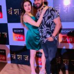 Sheena Bajaj Instagram - #nolookingback ….To the most intriguing captivating show ,political and dynamics of family this show will always keep the audience on the edge of the seats #vanshaj #sonysab so keep watching VANSHAJ MONDAY TO SATURDAY 10 pm only on @sonysab