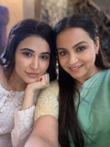Sheena Bajaj Instagram - Day on on set #bestoflucknikki cast #vanshaj day 1 #swastikproductions @swastikproductions