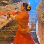 Shivani Jha Instagram - 🥰 #dance #reels #explore #shivanijha #viral #transition
