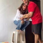 Shivani Jha Instagram - Yeh challenge nai ho paya yaar! 😂 @leenesh_mattoo ❤️ #reels #explore #couplegoals #coupleschallenge #leevani #leeneshmattoo #shivanijha #viral
