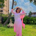 Shivani Jha Instagram - Wondering where is my Munda kukkad Kamaal da? Wearing @shop.chikan.kari