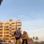 Shivani Jha Instagram - @leenesh_mattoo 😂 #reels #explore #trending #terevaste #memes #leevani #leeneshmattoo #shivanijha