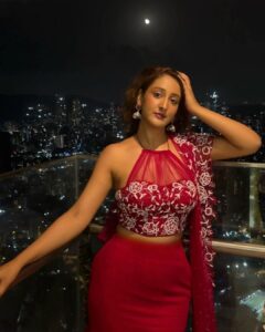 Shivya Pathania Instagram - Just the way how Love makes someone so flawed to be Beautiful is it’s power…
🥰❤️