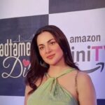 Shraddha Arya Instagram - Date Night… Chiefly, with the box of Popcorns! 😂 Do not Miss #BadtameezDil on @amazonprime MiniTv . @ektarkapoor , We Love You! ❤️