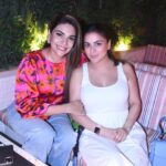 Shraddha Arya Instagram - Fakih’s Send-Off Dinner Last Night! I’m so thrilled for you @nzoomfakih , no doubt you’ll shine so brightly there (At Khatron Ke Khiladi)!! Remember , your wackiness is what makes you truly special.. so keep that alive and everyone will be compelled to fall in love with you just as I have ❤️. And to the NEW BOYS, Congratulations! You made it to our core group. 😂 #FantasticFour ❤️ #KBGang #KundaliBhagya #PreetaSrishti @roofberriesbandra Pr. @maverick.communication01
