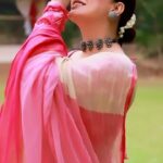 Shraddha Arya Instagram - Aur Wo Samjhe Nahi Ye Khamoshi Kya Cheez Hai ❤️