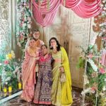 Shraddha Arya Instagram - 28.06.2023 #BestiesWedding ❤️ #PoojaKeHueDarshan