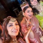 Shraddha Arya Instagram - One With The Bride & Her Tribe ♥️ . . . #weddingday #poojakehuyedarshan #jashan