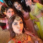 Shraddha Arya Instagram - One With The Bride & Her Tribe ♥️ . . . #weddingday #poojakehuyedarshan #jashan
