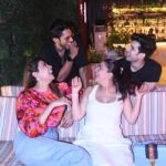 Shraddha Arya Instagram - Fakih’s Send-Off Dinner Last Night! I’m so thrilled for you @nzoomfakih , no doubt you’ll shine so brightly there (At Khatron Ke Khiladi)!! Remember , your wackiness is what makes you truly special.. so keep that alive and everyone will be compelled to fall in love with you just as I have ❤️. And to the NEW BOYS, Congratulations! You made it to our core group. 😂 #FantasticFour ❤️ #KBGang #KundaliBhagya #PreetaSrishti @roofberriesbandra Pr. @maverick.communication01