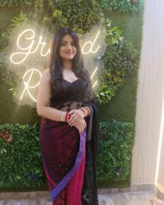 Shritama Mukherjee Instagram - And it's a wrap #bhaikishaadi #receptionlook #indianweddings ✨💗