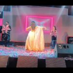Shritama Mukherjee Instagram - Mujhko huyi na khabar ❤️ #sangeetperformance #bhaikishaadi #weddingscenes #indianweddings