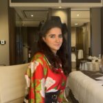 Shruti Seth Instagram - Transition Make up @tulsi5solanki Hair styling @pujashrijain Styling by moi from my own wardrobe 🥰 #host #event #reels #trendingreels #shruphotodiary