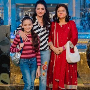 Shruti Seth Instagram - Mothers & daughters 
At the opening night of #SoundOfMusicatNMACC 
 
A timeless movie made even more unforgettable by a live act. 
A world class experience, a state of the art theatre, Incredible performers And the songs of Sound Of Music. 
There could not be a better package. 
Go watch it at @nmacc.india 

#musical #soundofmusic #fans #family #shruphotodiary