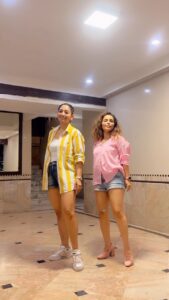 Shruti Ulfat Instagram - Just a quick dance reminder 🌻 

.
.
.
#chitrashirawat #dancereel #ʀᴇᴇʟᴠɪᴅᴇᴏ #dancereelsindia #shrutipanwar #trendingdance